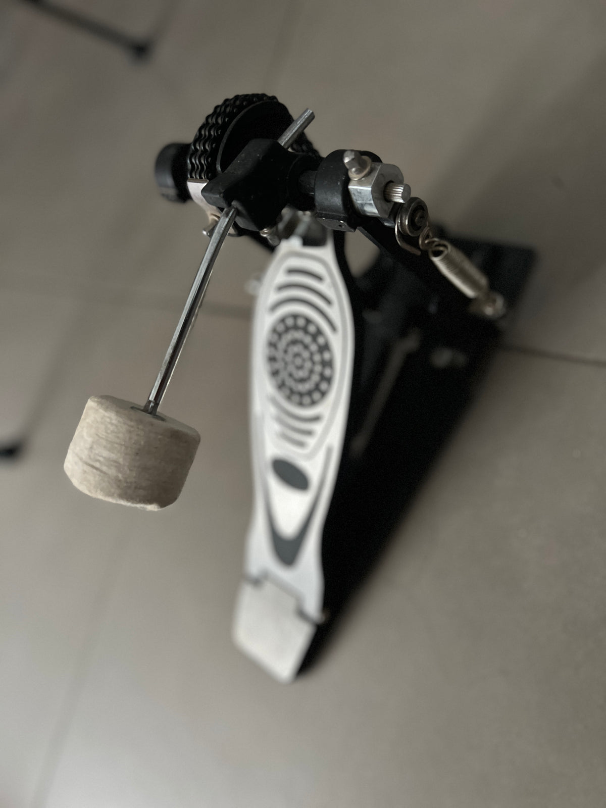 Pedal de Bombo para Batería – Transmisión por Cadena