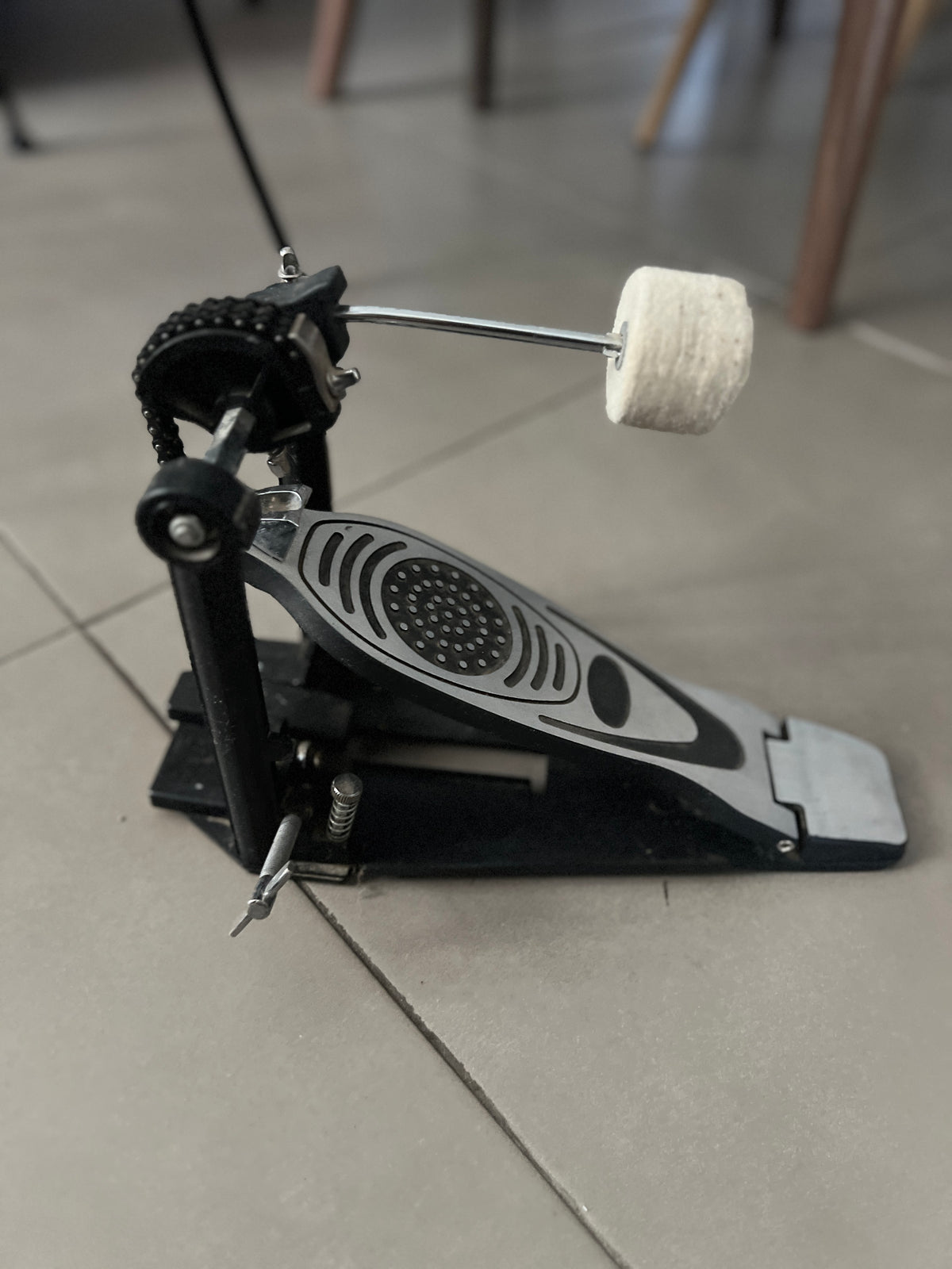 Pedal de Bombo para Batería – Transmisión por Cadena