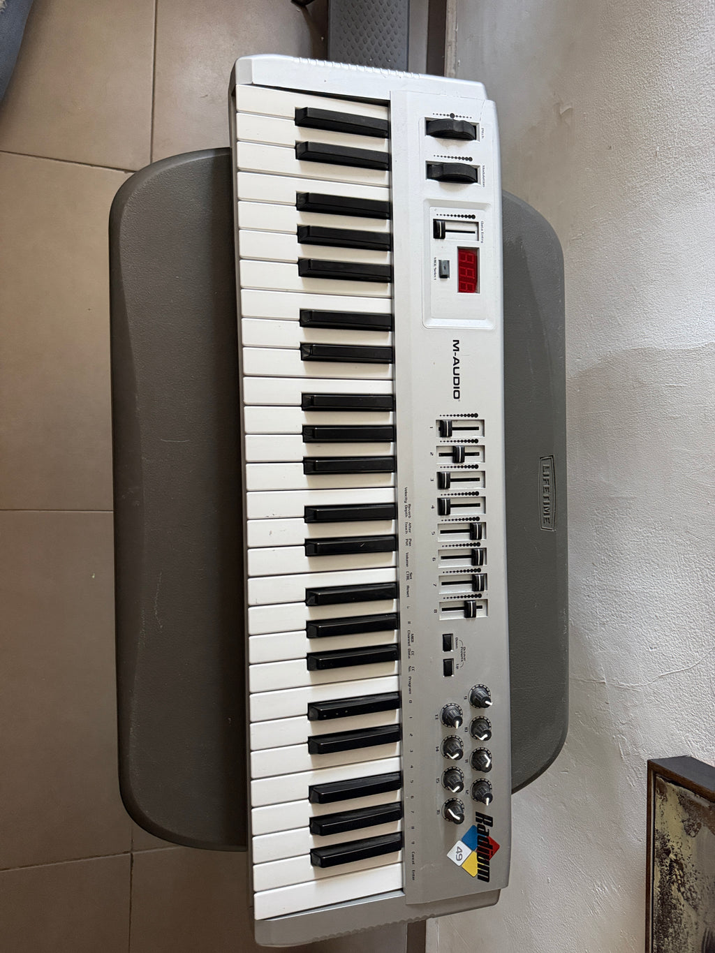 Teclado electrónico/controlador MIDI M-Audio