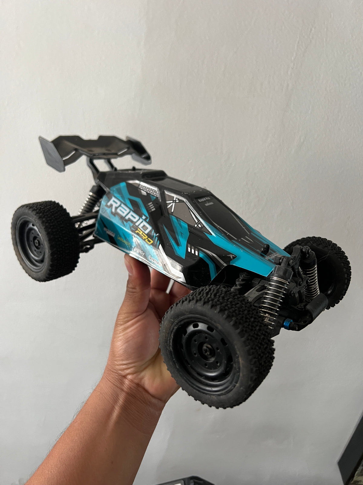 Carro RC Suchiyu SCY 16201 Pro 4x4 – Con Accesorios