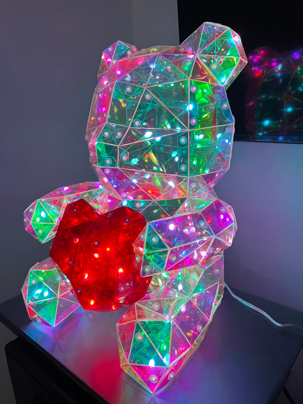 Oso Holográfico con Corazón Rojo – Decoración LED