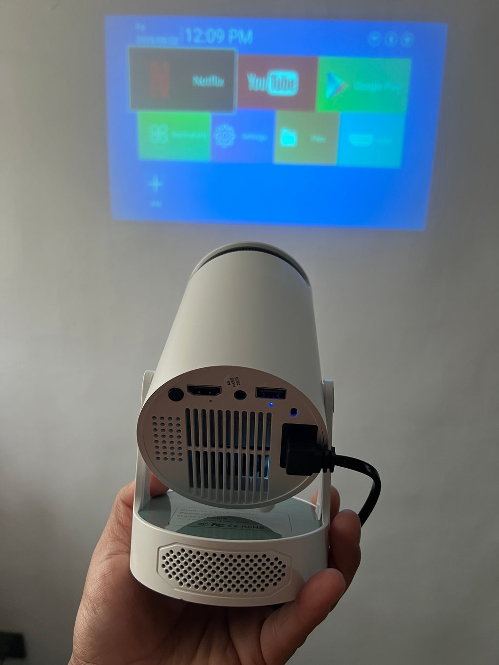 Proyector 4k, Mini Proyector Portatil con Android, Proyectores Inteligente